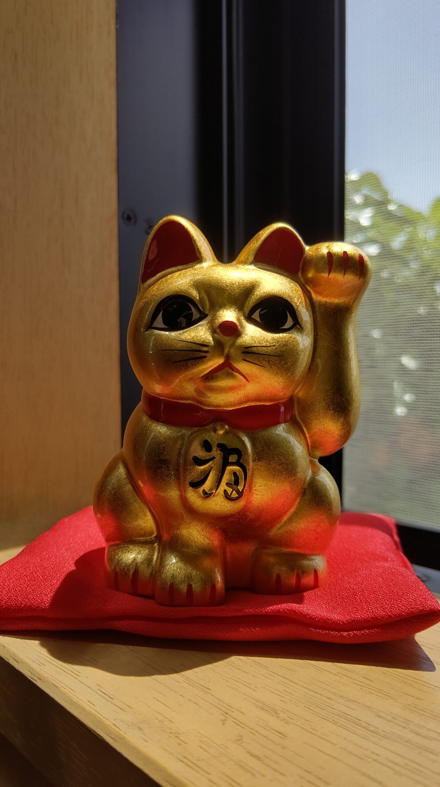 縁起物 開運 呪物 幸福を持たす金の招き猫 購入者が説明読み購入
